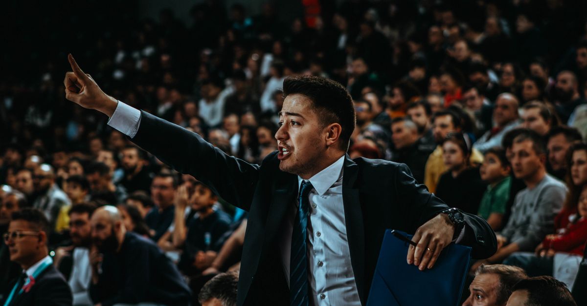 Peran Coach dan Analis dalam Tim Esports Modern